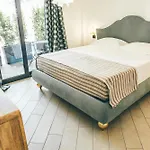 Eksotika Bed & Breakfast 4*