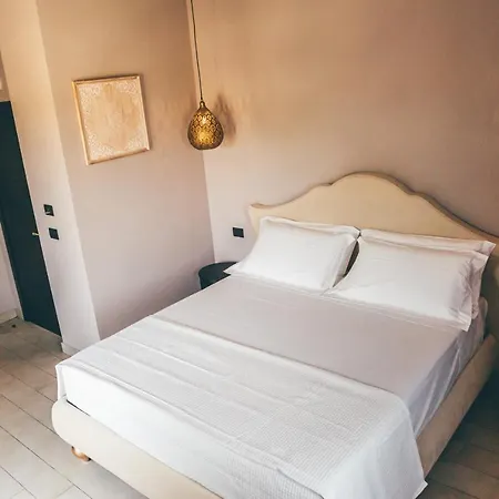 Eksotika Bed and Breakfast 4*